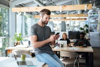 Con esta aplicación las compañías dan a sus vendedores una solución que permite usar el primer teclado ecommerce para vender por chat