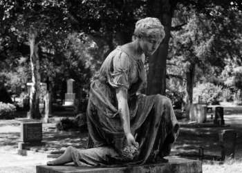 Más allá de los números están las vidas que se apagaron y que llegan momentos de saber acompañar a las familias en su dolor